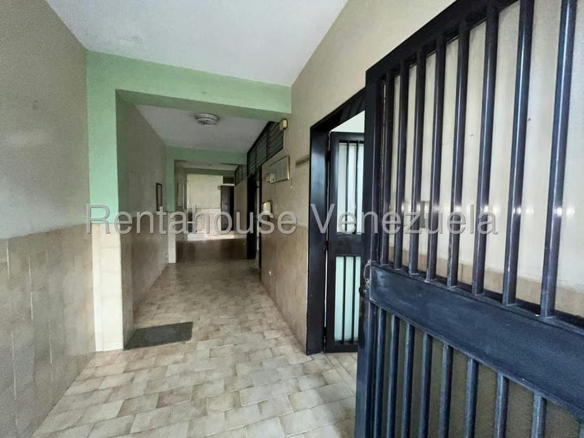 Comercial (Edificio) en Alquiler en Santa Rosa, Carabobo - 2