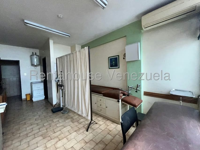 Comercial (Edificio) en Alquiler en Santa Rosa, Carabobo - 15