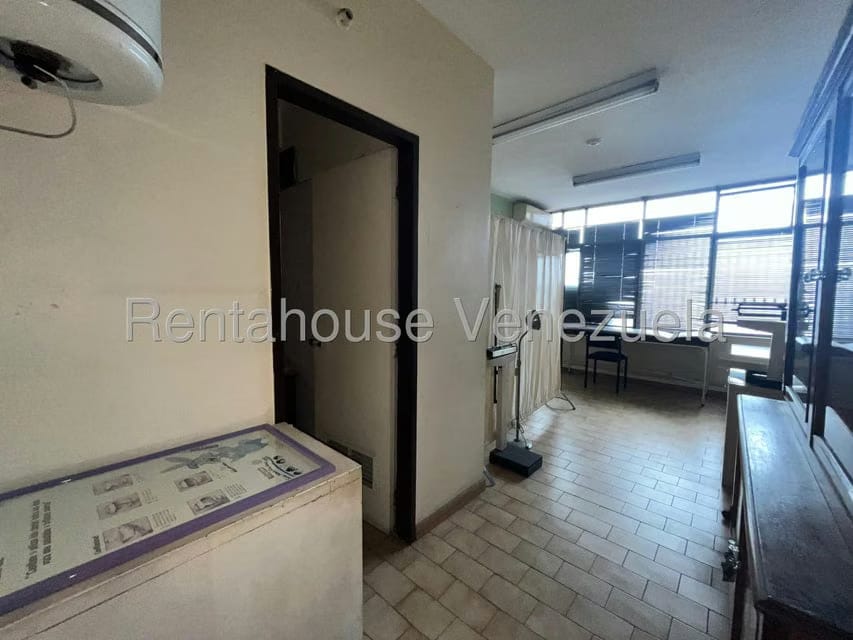 Comercial (Edificio) en Alquiler en Santa Rosa, Carabobo - 16