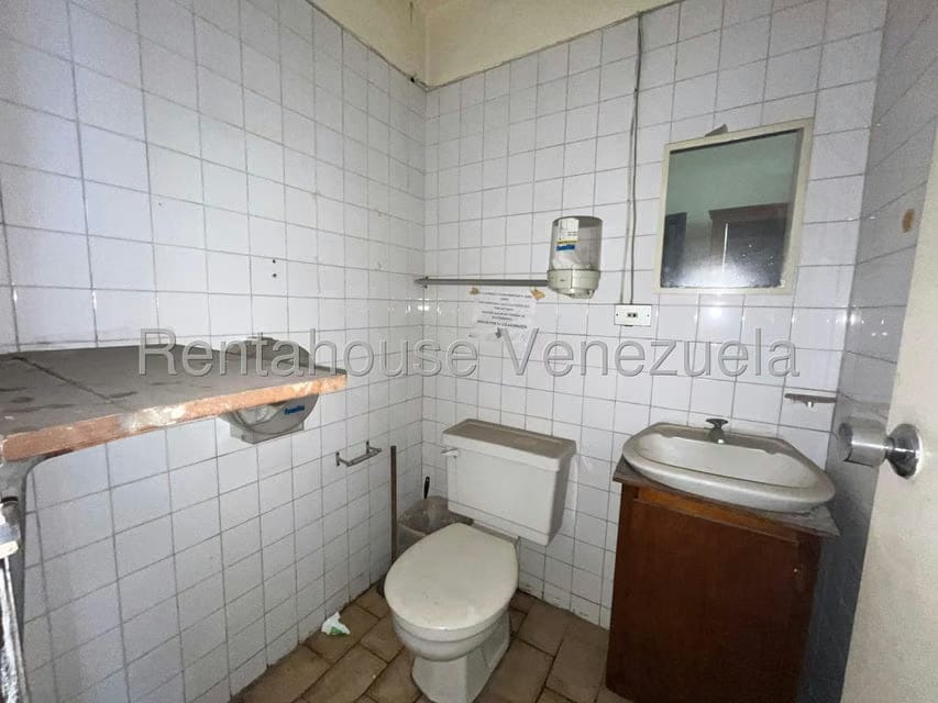 Comercial (Edificio) en Alquiler en Santa Rosa, Carabobo - 17