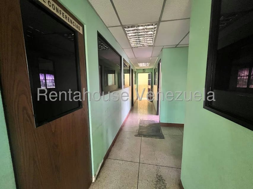Comercial (Edificio) en Alquiler en Santa Rosa, Carabobo - 21