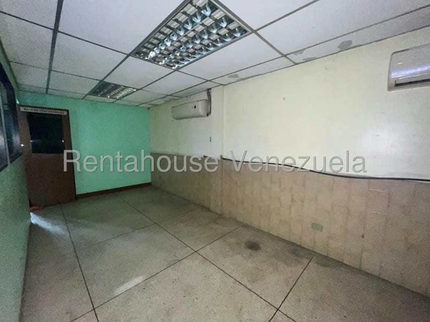 Comercial (Edificio) en Alquiler en Santa Rosa, Carabobo - 23