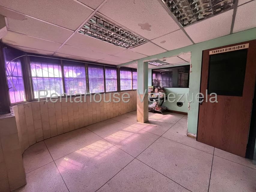 Comercial (Edificio) en Alquiler en Santa Rosa, Carabobo - 24