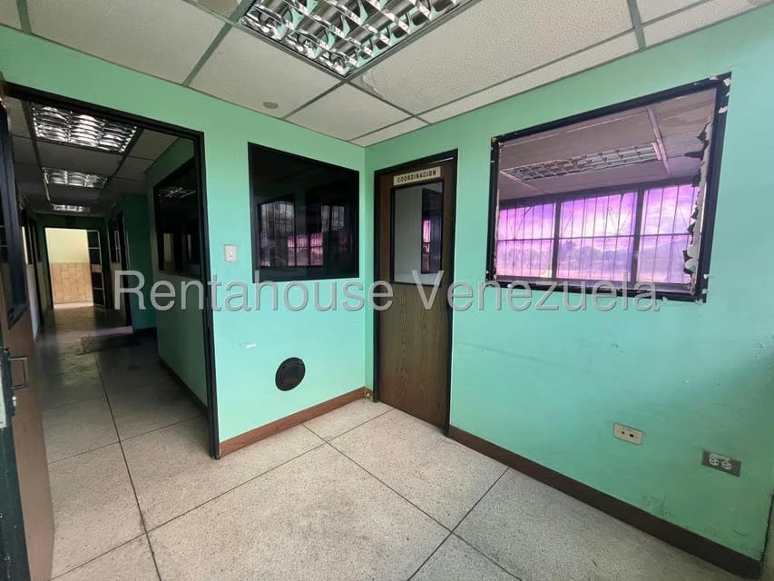 Comercial (Edificio) en Alquiler en Santa Rosa, Carabobo - 27