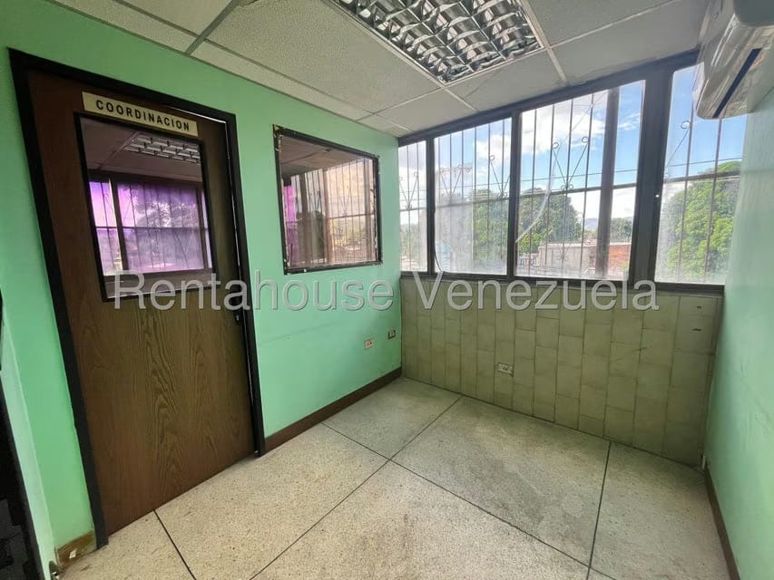 Comercial (Edificio) en Alquiler en Santa Rosa, Carabobo - 28