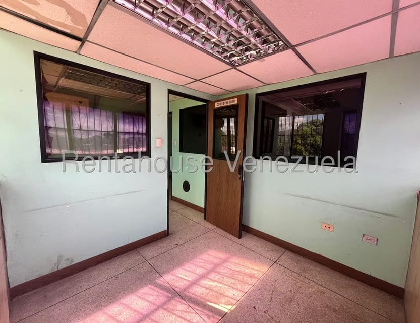 Comercial (Edificio) en Alquiler en Santa Rosa, Carabobo - 29