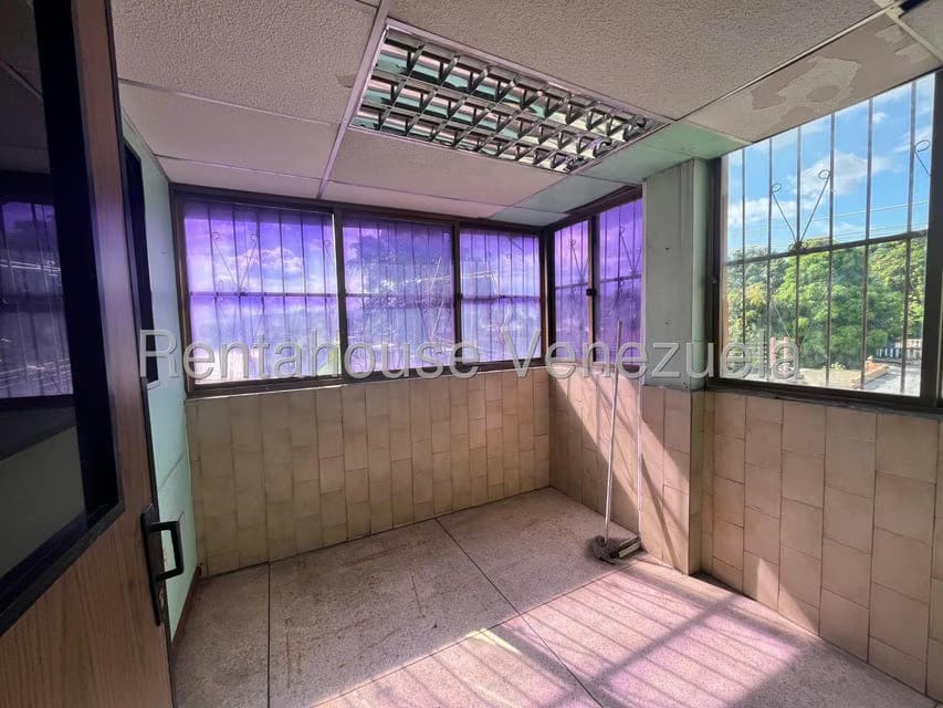 Comercial (Edificio) en Alquiler en Santa Rosa, Carabobo - 30