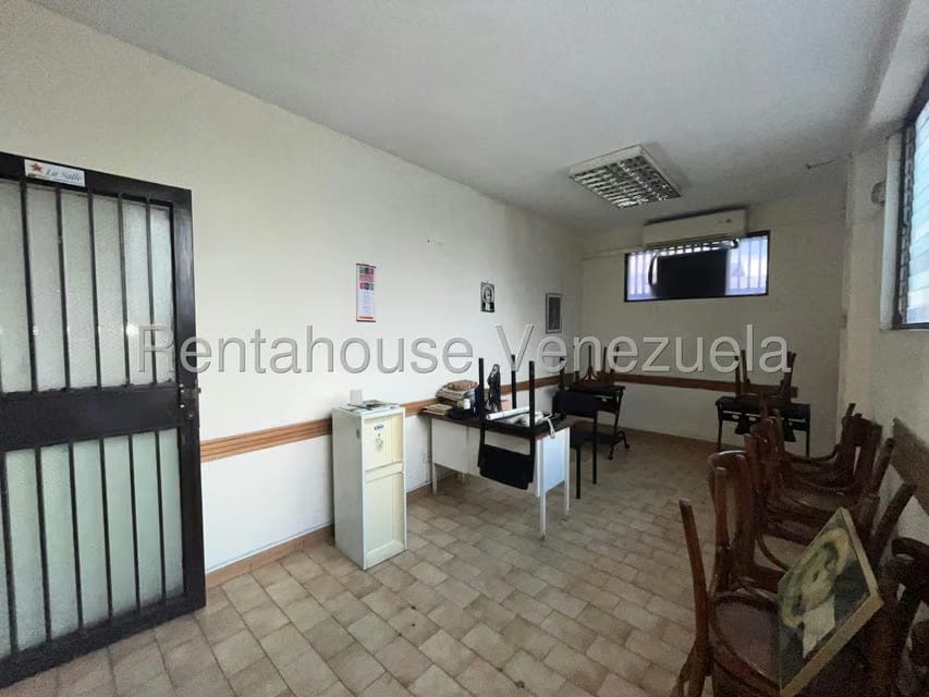 Comercial (Edificio) en Alquiler en Santa Rosa, Carabobo - 4