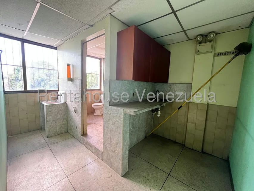 Comercial (Edificio) en Alquiler en Santa Rosa, Carabobo - 31