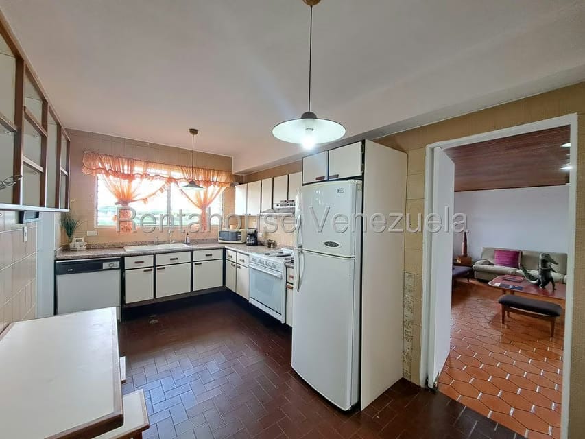 Apartamento (1 Nivel) en Alquiler en Colinas de Bello Monte, Distrito Metropolitano - 14
