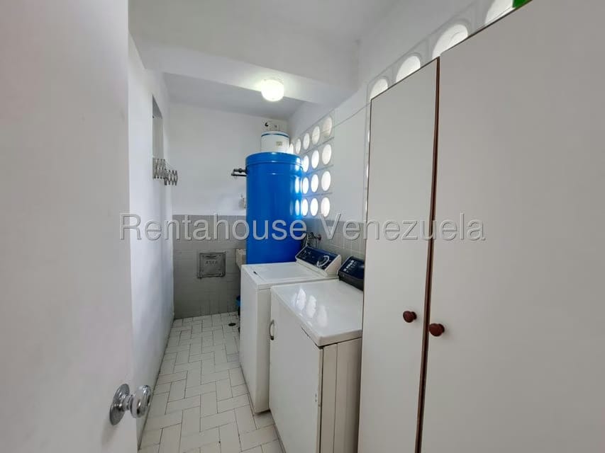 Apartamento (1 Nivel) en Alquiler en Colinas de Bello Monte, Distrito Metropolitano - 15