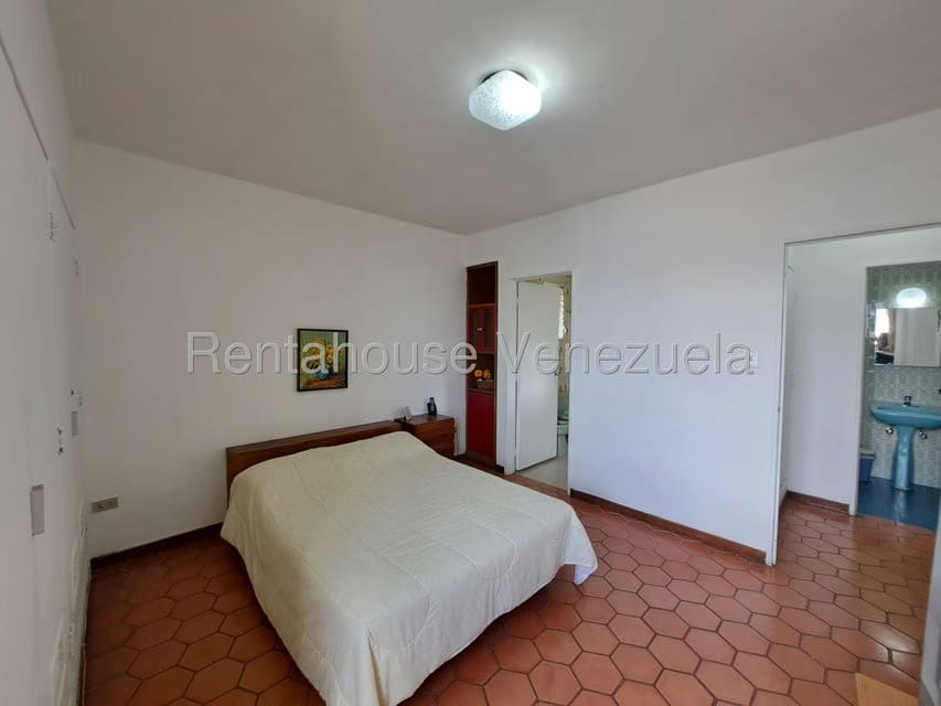 Apartamento (1 Nivel) en Alquiler en Colinas de Bello Monte, Distrito Metropolitano - 19