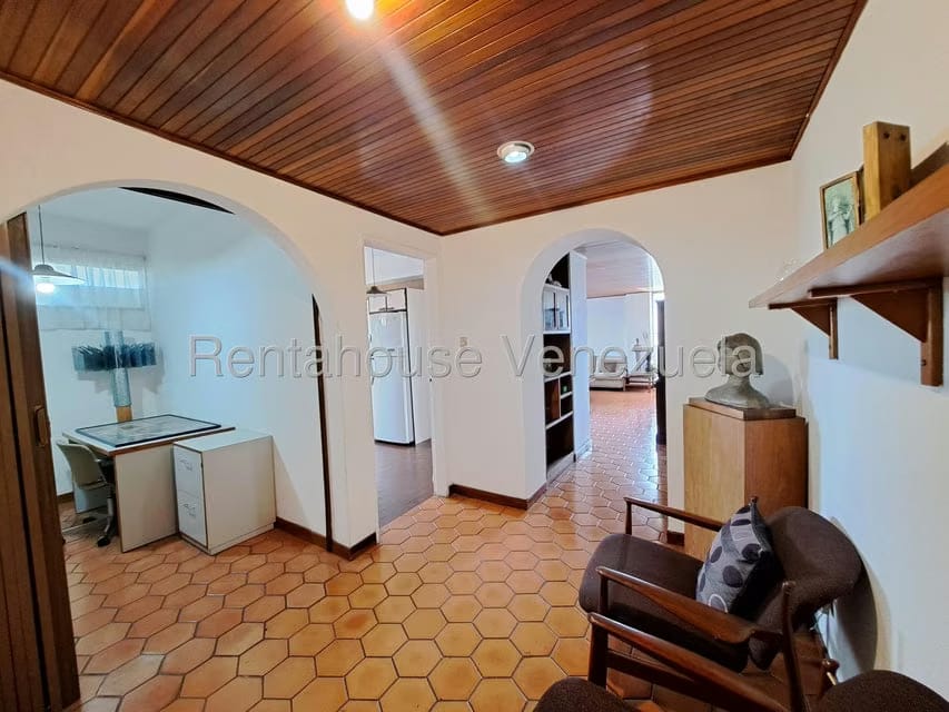 Apartamento (1 Nivel) en Alquiler en Colinas de Bello Monte, Distrito Metropolitano - 3