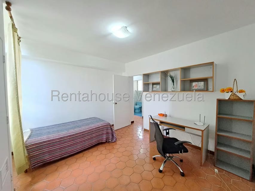 Apartamento (1 Nivel) en Alquiler en Colinas de Bello Monte, Distrito Metropolitano - 22