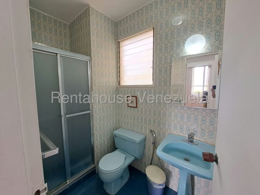 Apartamento (1 Nivel) en Alquiler en Colinas de Bello Monte, Distrito Metropolitano - 25