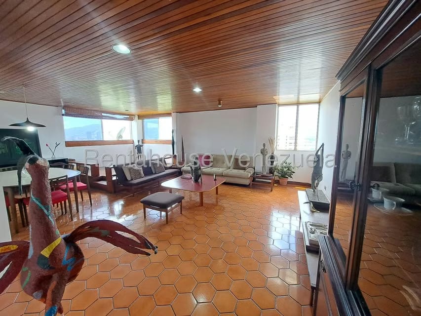 Apartamento (1 Nivel) en Alquiler en Colinas de Bello Monte, Distrito Metropolitano - 5