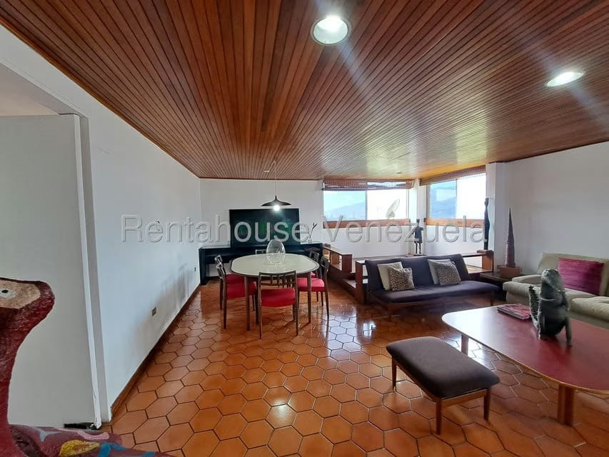Apartamento (1 Nivel) en Alquiler en Colinas de Bello Monte, Distrito Metropolitano - 8