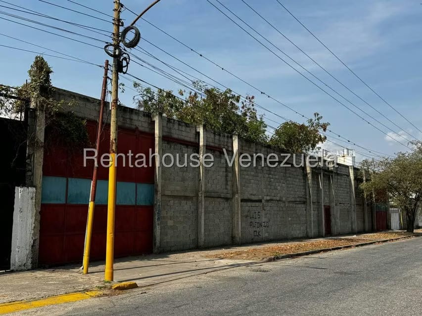 Terreno (Industrial) en Venta en Guarenas, Miranda