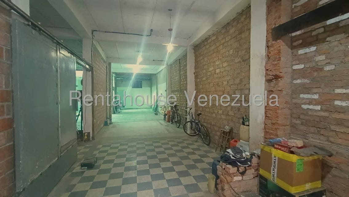 Casa (1 Nivel) en Venta en Sarria, Distrito Metropolitano - 2