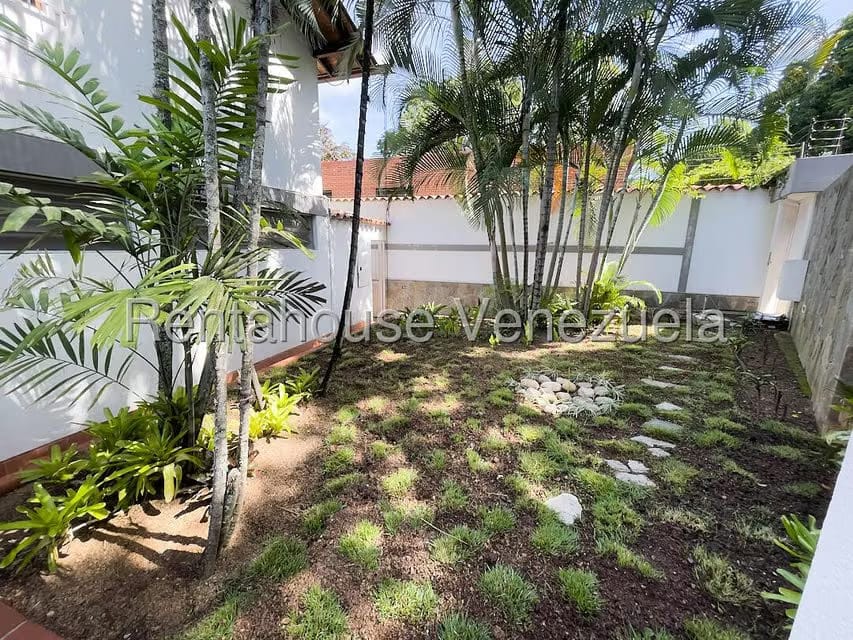 Casa (Multipes Niveles) en Venta en Prados del Este, Distrito Metropolitano - 2