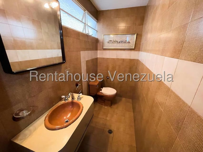 Casa (Multipes Niveles) en Venta en Prados del Este, Distrito Metropolitano - 12