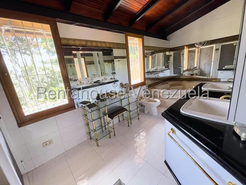 Casa (Multipes Niveles) en Venta en Prados del Este, Distrito Metropolitano - 15