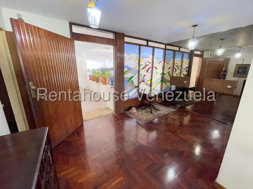 Casa (Multipes Niveles) en Venta en Prados del Este, Distrito Metropolitano - 3