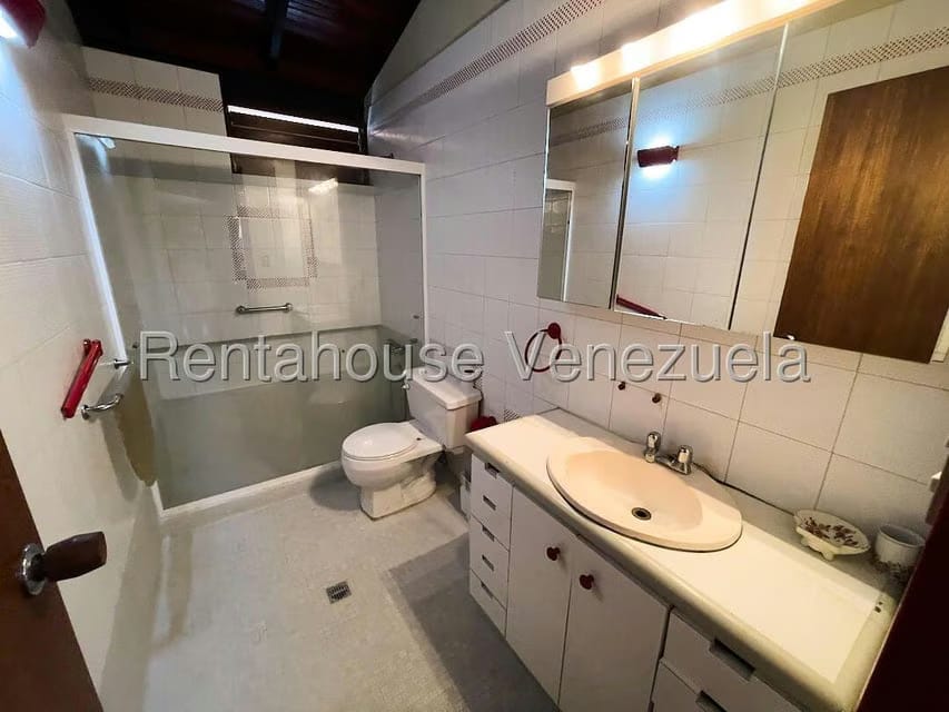 Casa (Multipes Niveles) en Venta en Prados del Este, Distrito Metropolitano - 21