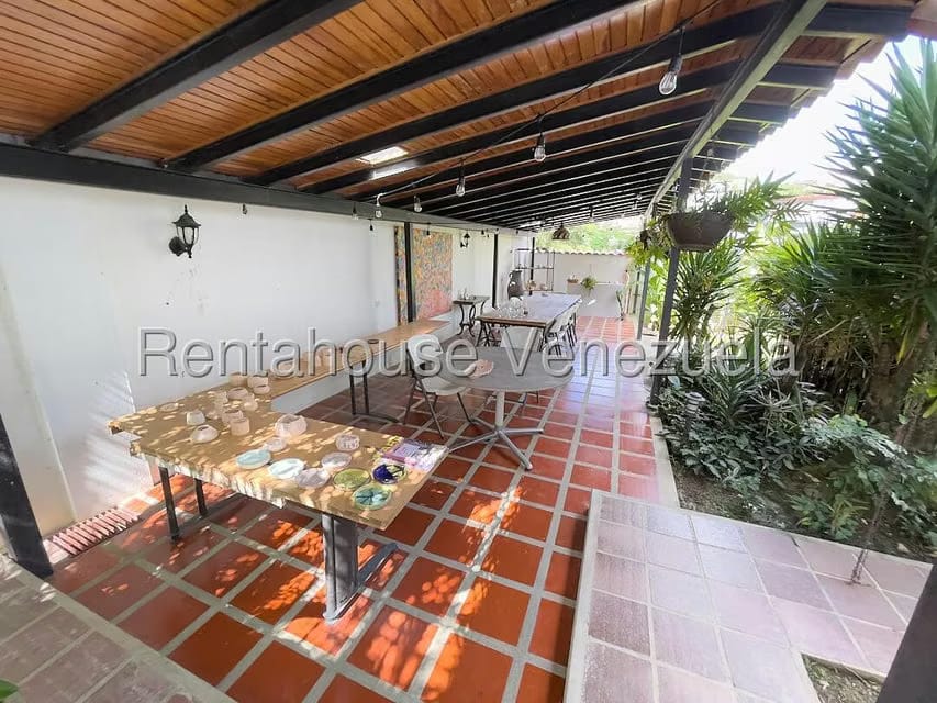 Casa (Multipes Niveles) en Venta en Prados del Este, Distrito Metropolitano - 24