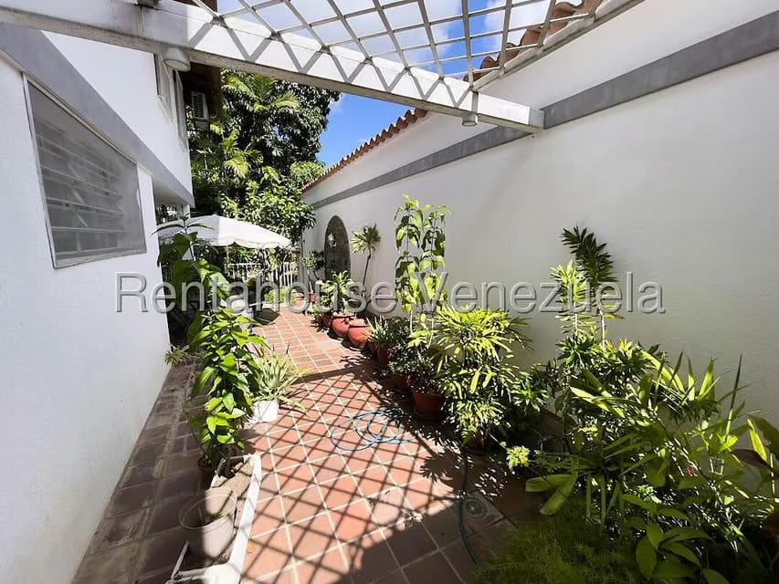 Casa (Multipes Niveles) en Venta en Prados del Este, Distrito Metropolitano - 27