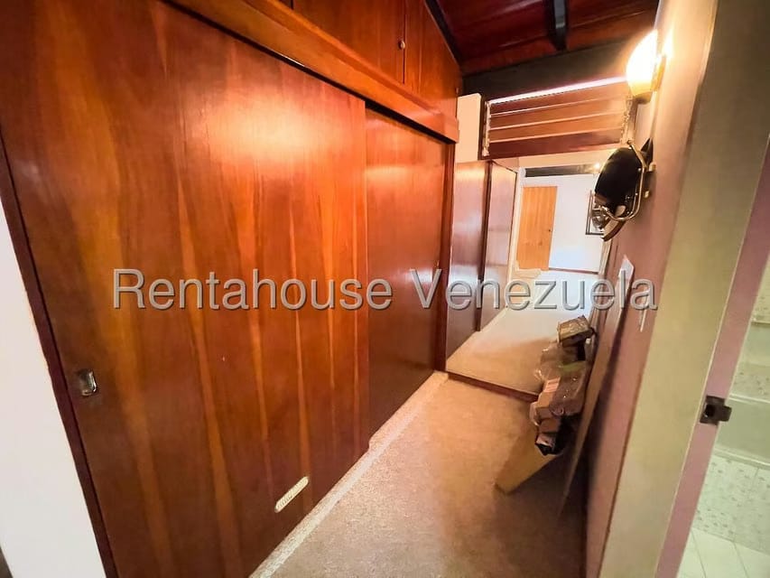 Casa (Multipes Niveles) en Venta en Prados del Este, Distrito Metropolitano - 31