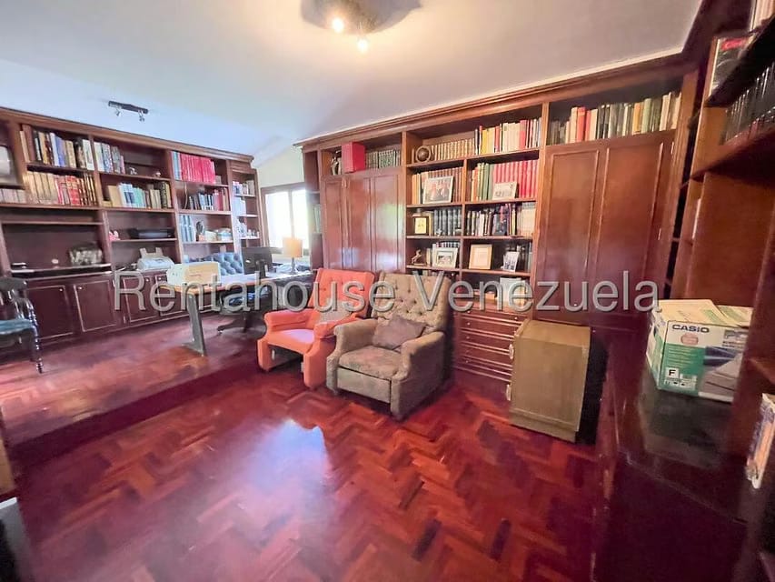 Casa (Multipes Niveles) en Venta en Prados del Este, Distrito Metropolitano - 9