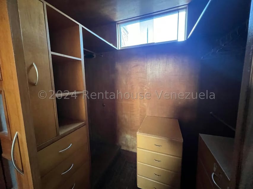 Casa (Multipes Niveles) en Venta en Corralito, Distrito Metropolitano - 33