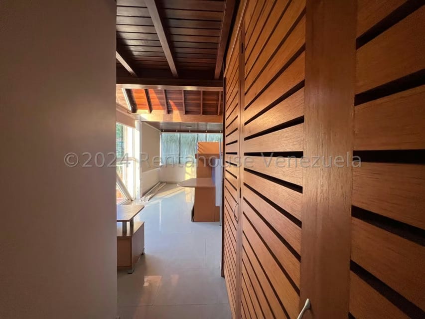 Casa (Multipes Niveles) en Venta en Corralito, Distrito Metropolitano - 38