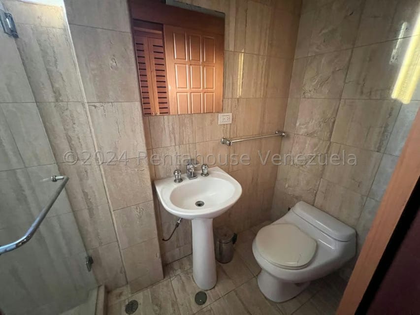Casa (Multipes Niveles) en Venta en Corralito, Distrito Metropolitano - 39