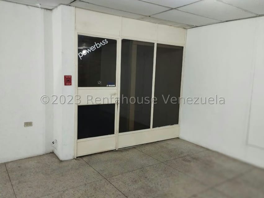 Comercial (Edificio) en Alquiler en Centro, Lara - 11
