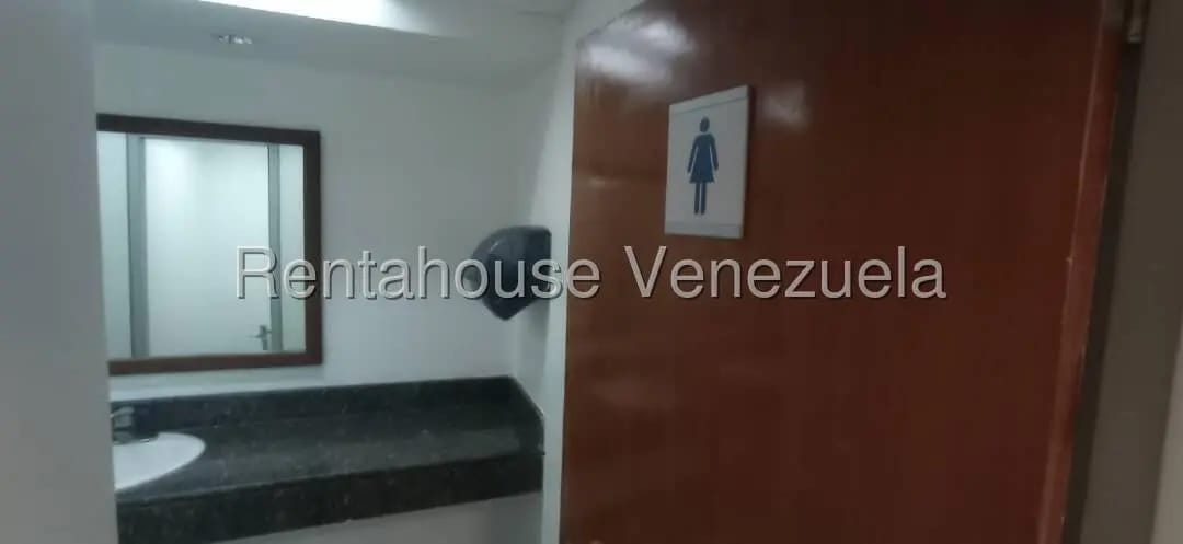 Comercial (Local Comercial) en Alquiler en Las Churuatas, Miranda - 17