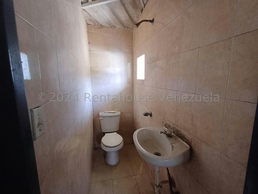Comercial (Galpon - Deposito) en Alquiler en Macarao, Distrito Metropolitano - 42