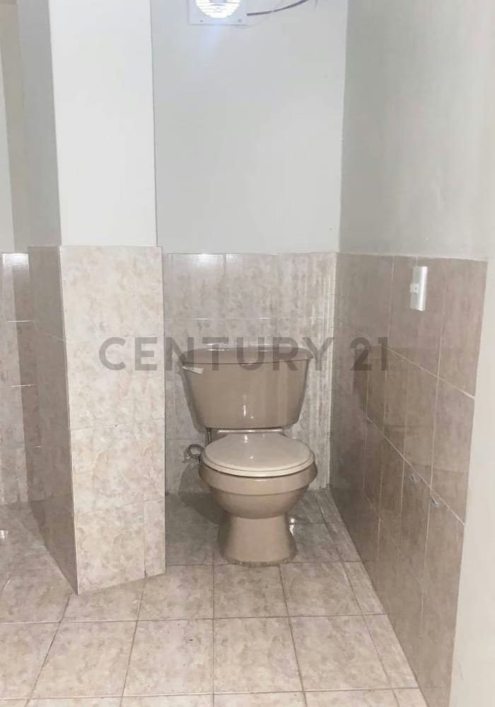 Amplio local comercial en venta en Puerto La Cruz - 20