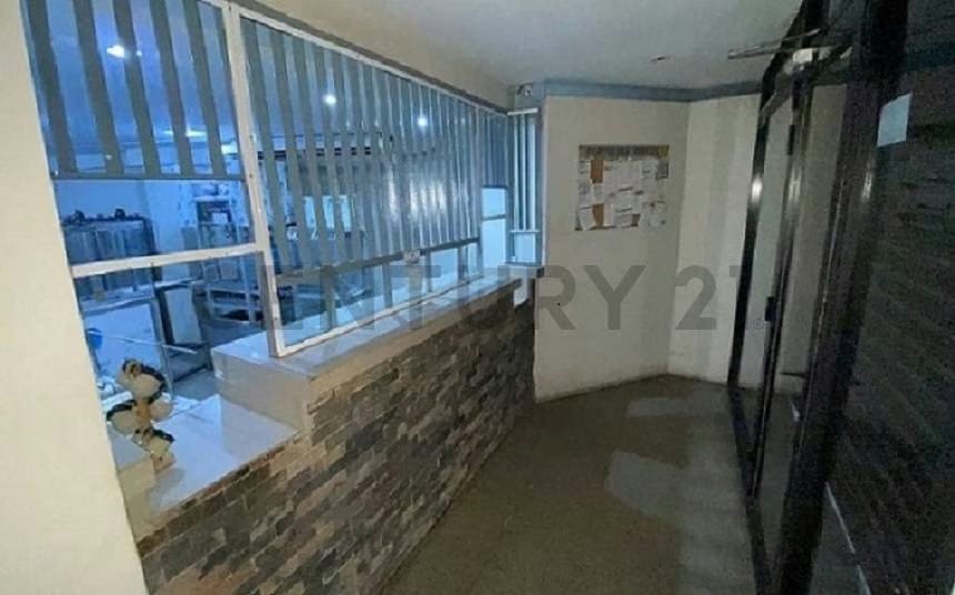 Amplio local comercial en venta en Puerto La Cruz - 3