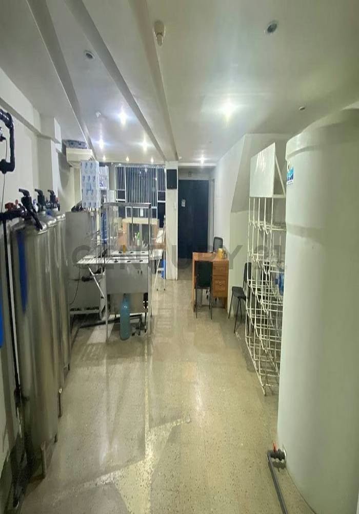 Amplio local comercial en venta en Puerto La Cruz - 5