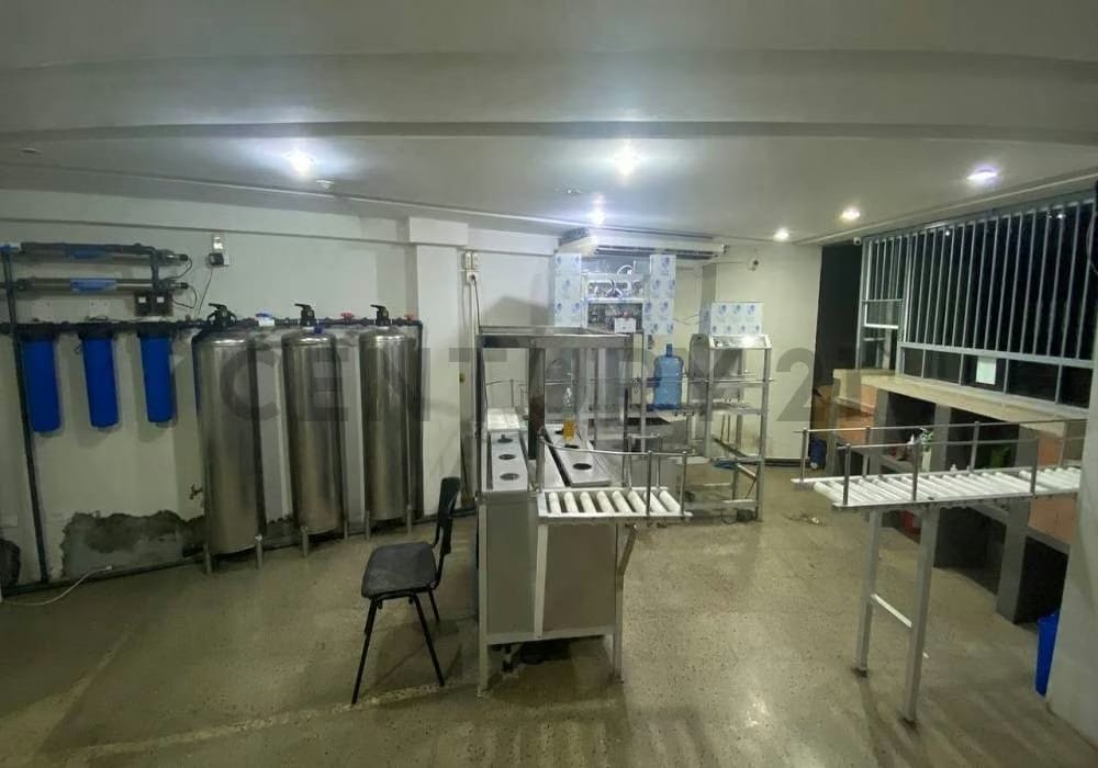 Amplio local comercial en venta en Puerto La Cruz - 7
