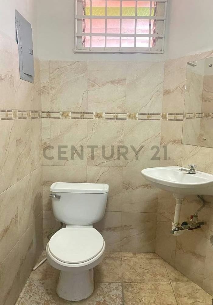 Amplio local comercial en venta en Puerto La Cruz - 10