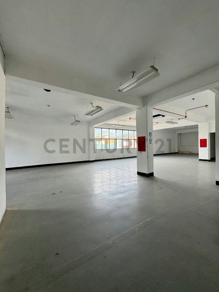VENTA DE EDIFICIO INDUSTRIAL, UBICADO EN PALO VERDE. - 18