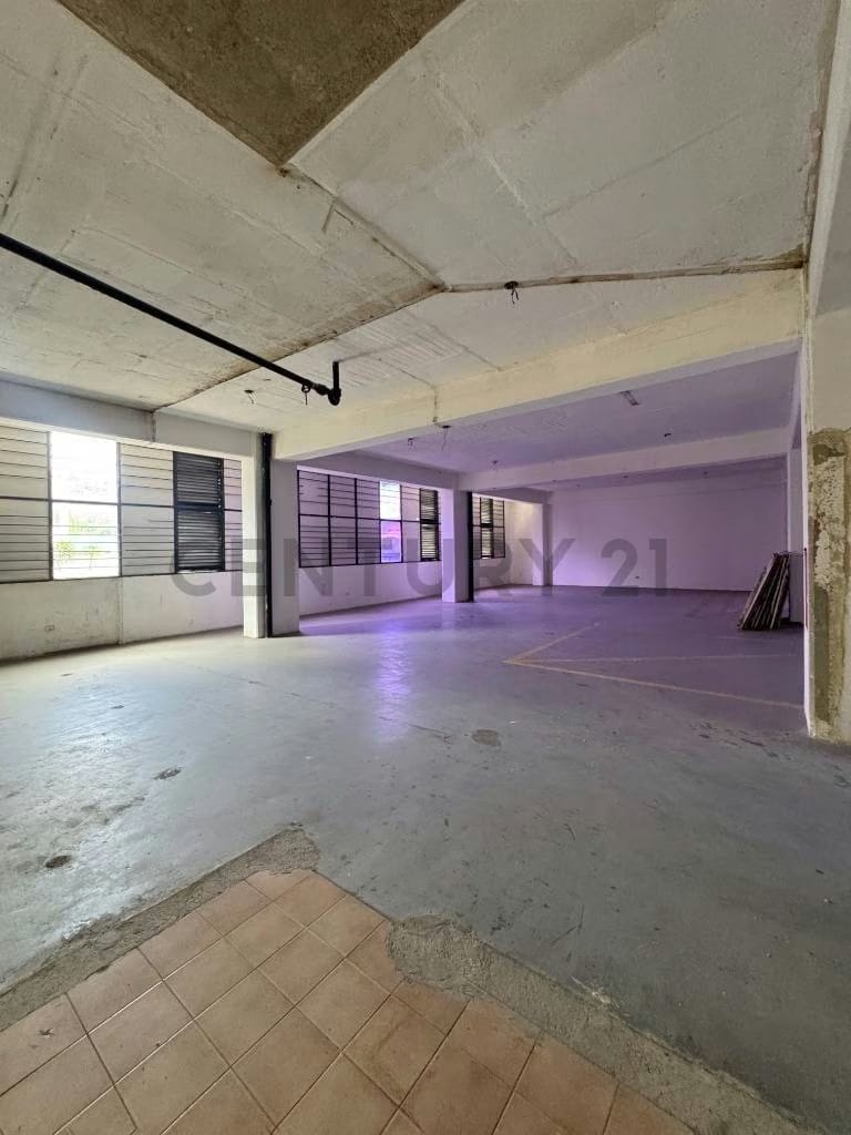 VENTA DE EDIFICIO INDUSTRIAL, UBICADO EN PALO VERDE. - 9