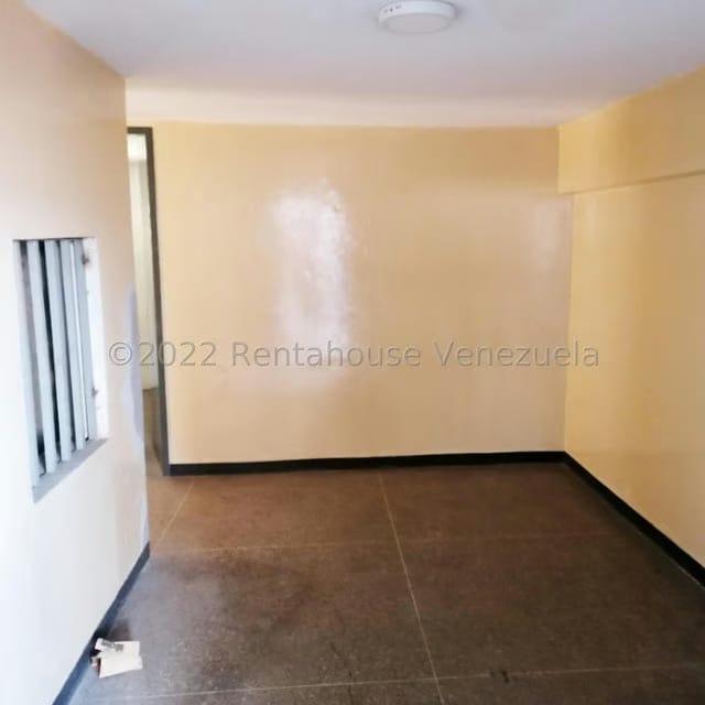 Comercial (Galpon - Deposito) en Alquiler en La Urbina, Distrito Metropolitano - 2