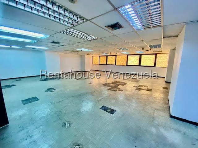 Comercial (Edificio) en Venta en Parroquia Catedral, Distrito Metropolitano - 2