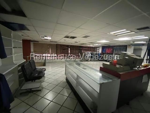 Comercial (Edificio) en Venta en Parroquia Catedral, Distrito Metropolitano - 11
