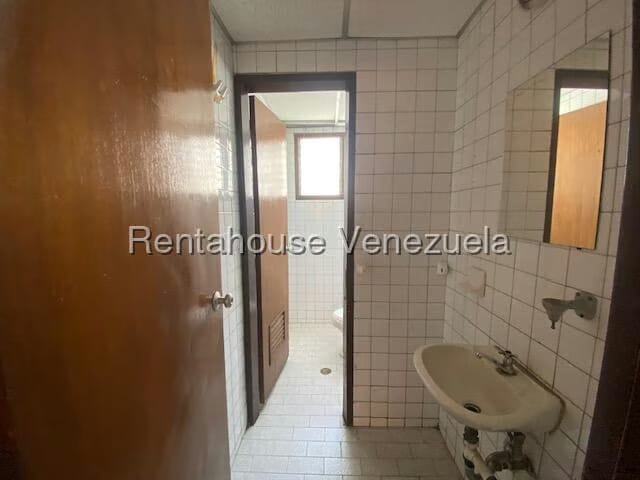 Comercial (Edificio) en Venta en Parroquia Catedral, Distrito Metropolitano - 8