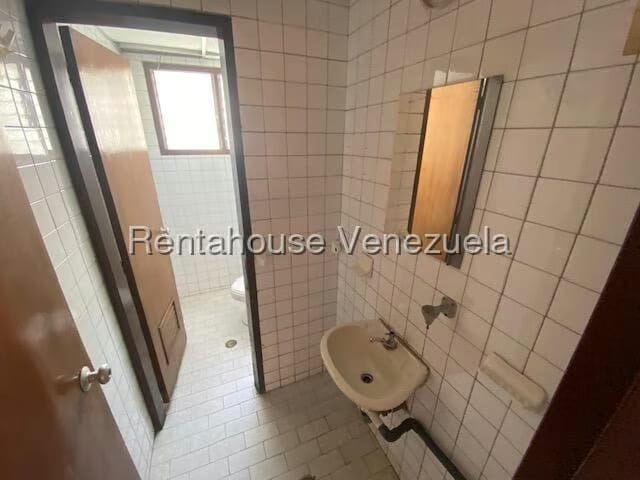 Comercial (Edificio) en Venta en Parroquia Catedral, Distrito Metropolitano - 10